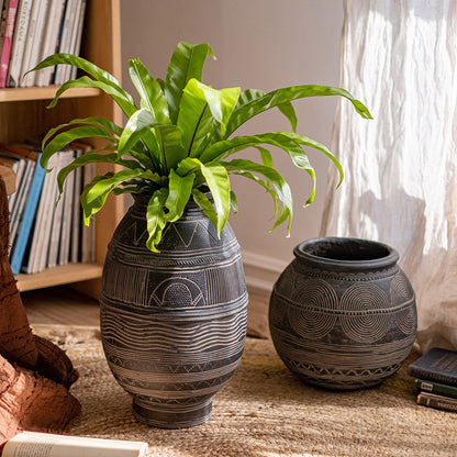 African Art Cement Flower Pot